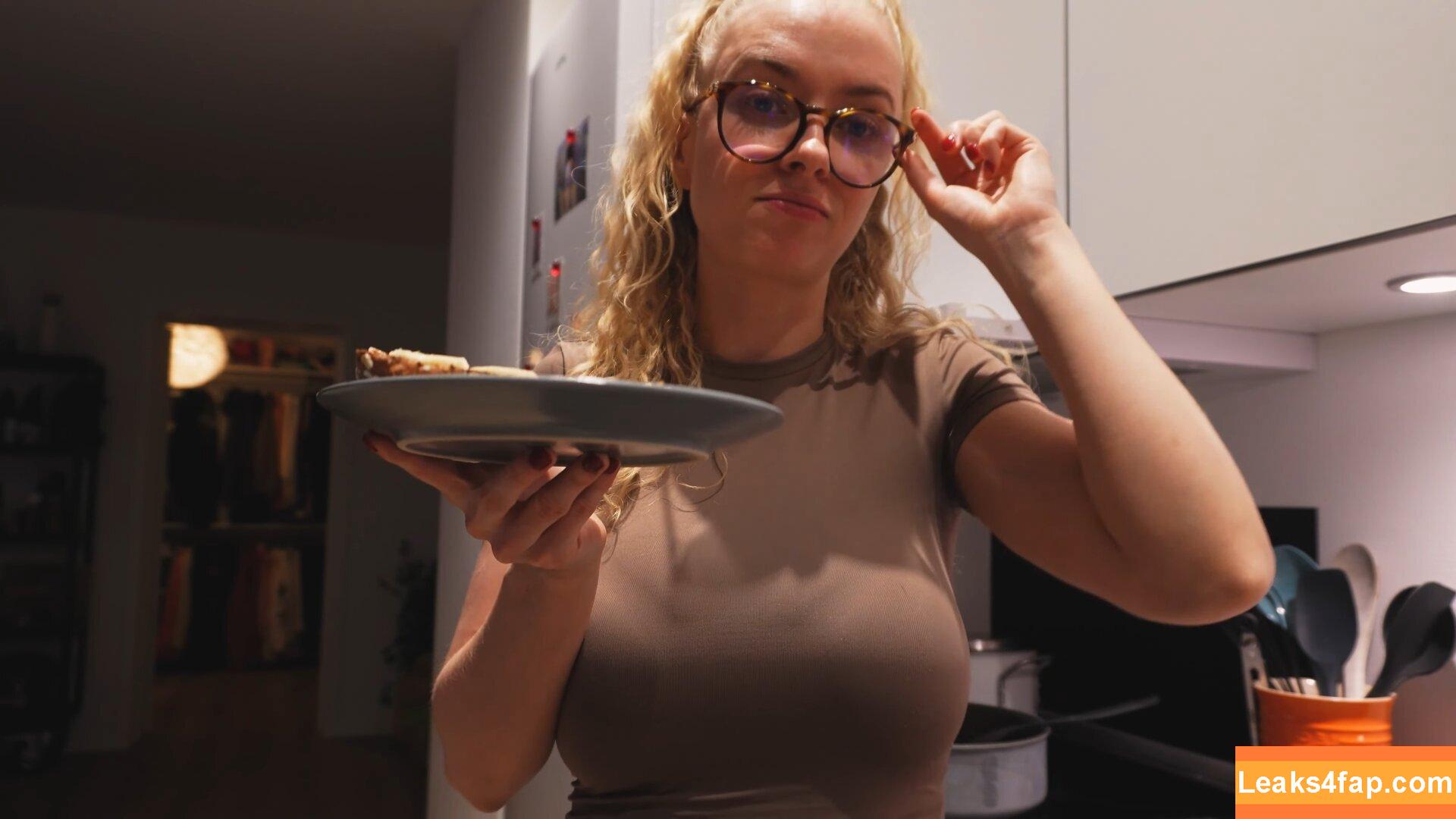 Mimi Lintrup / mimimimichaela слитое фото фото #0169