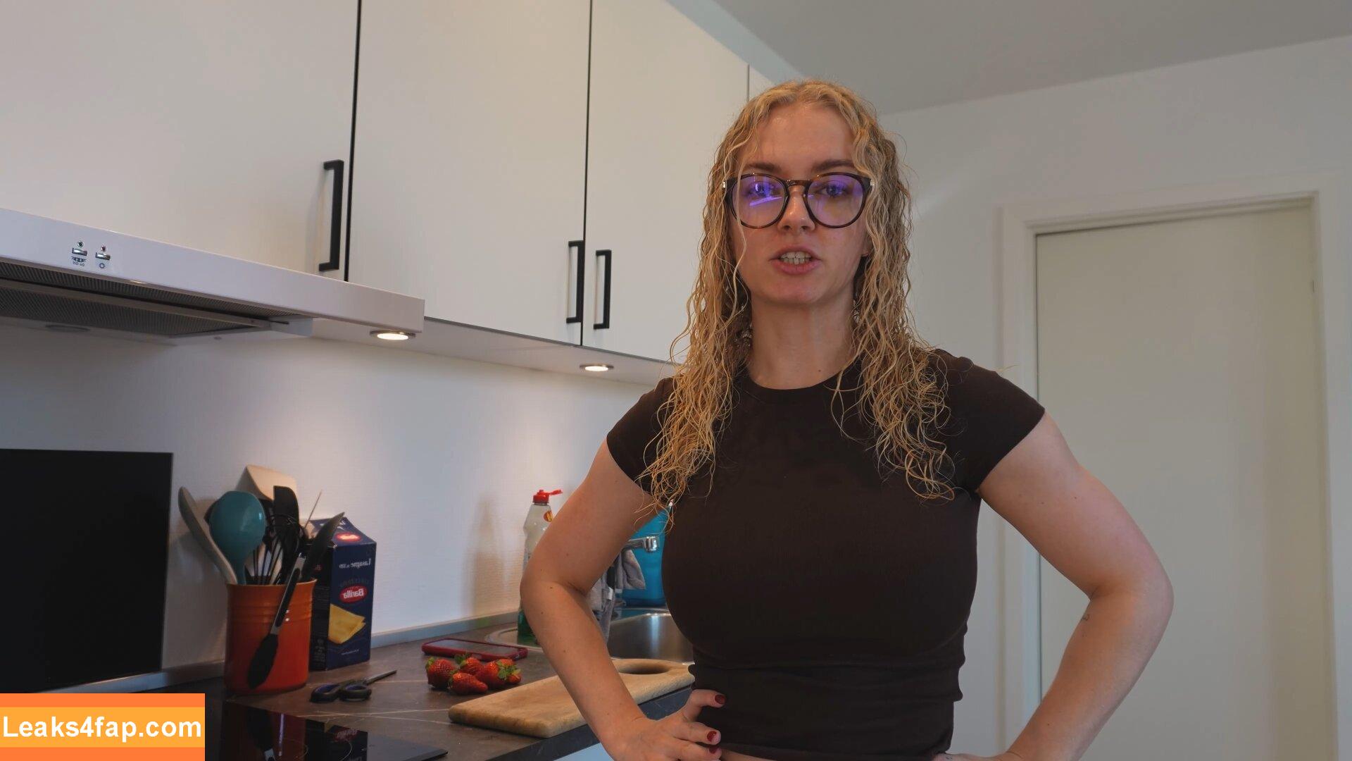 Mimi Lintrup / mimimimichaela слитое фото фото #0170