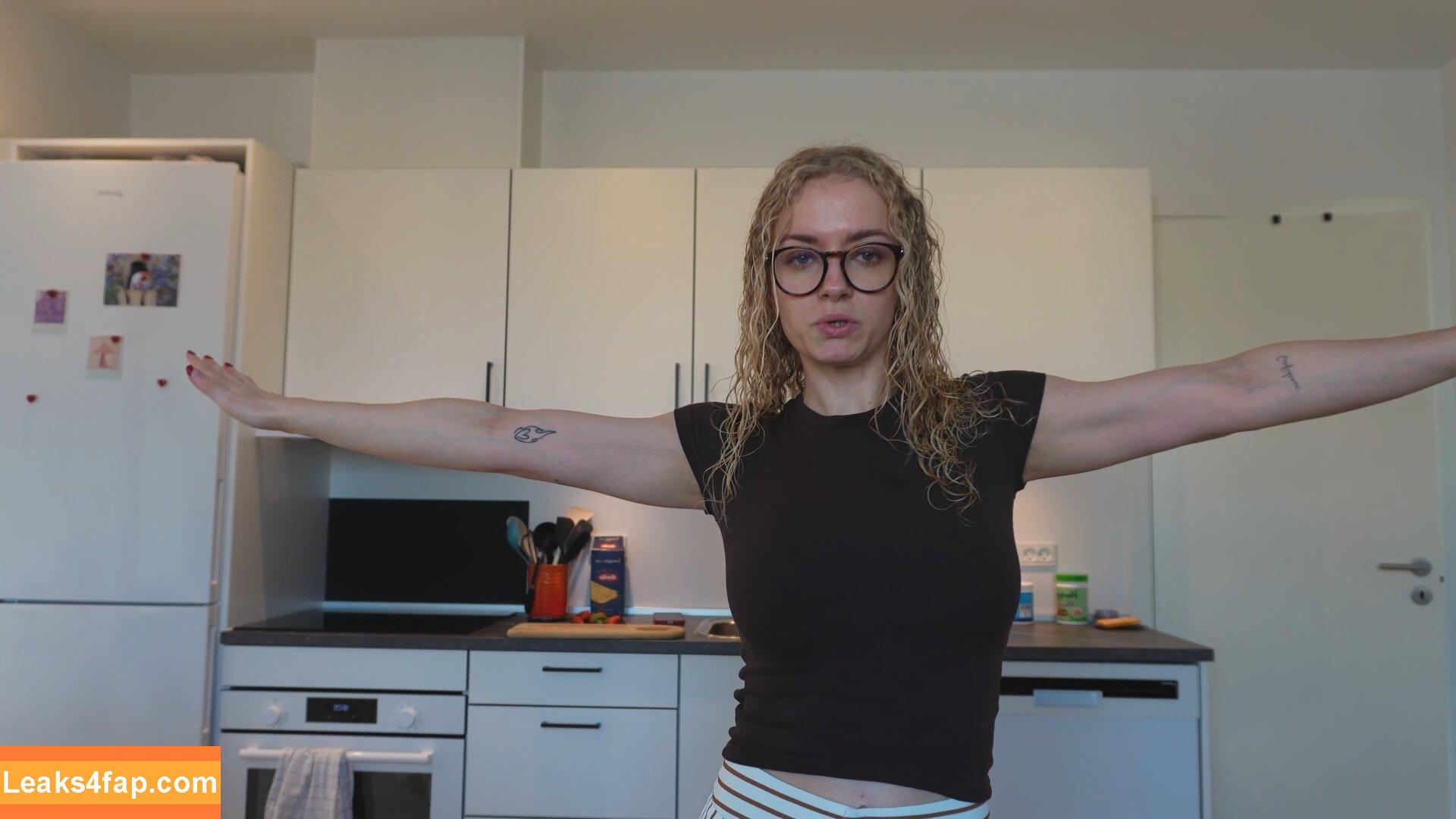 Mimi Lintrup / mimimimichaela слитое фото фото #0172