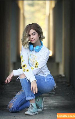Mina Kess photo #0129
