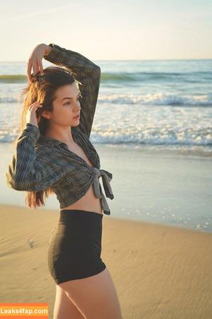 Mina Kess photo #0142