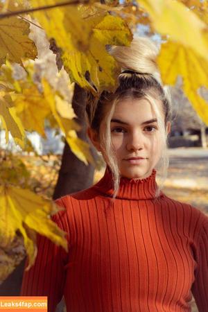 Mina Kess photo #0376