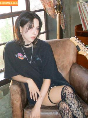 Mina Myoi photo #0024