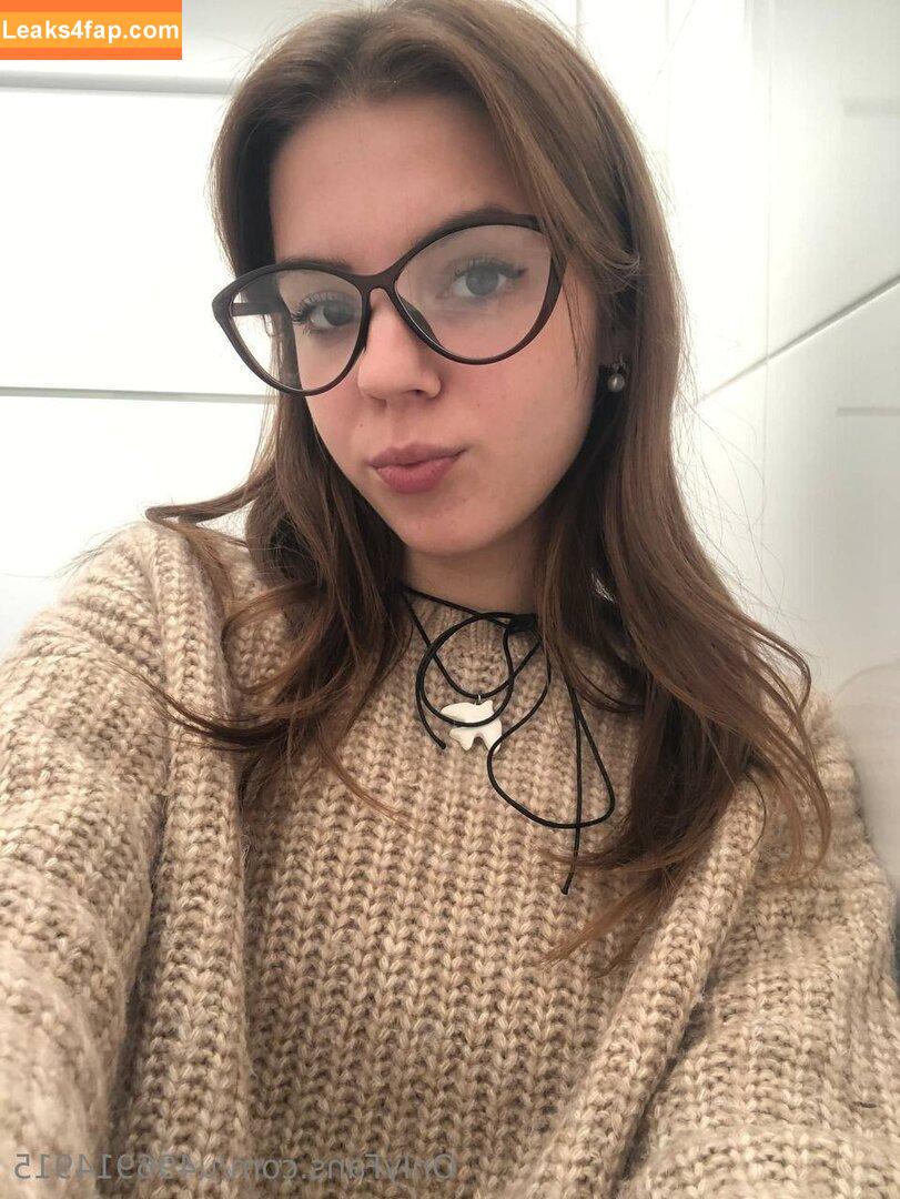 mini_violet / mini.violet.girl leaked photo photo #0002