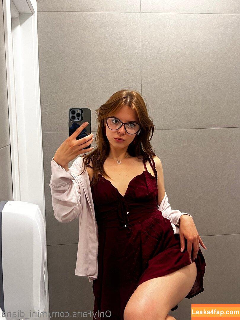 mini_violet / mini.violet.girl leaked photo photo #0014