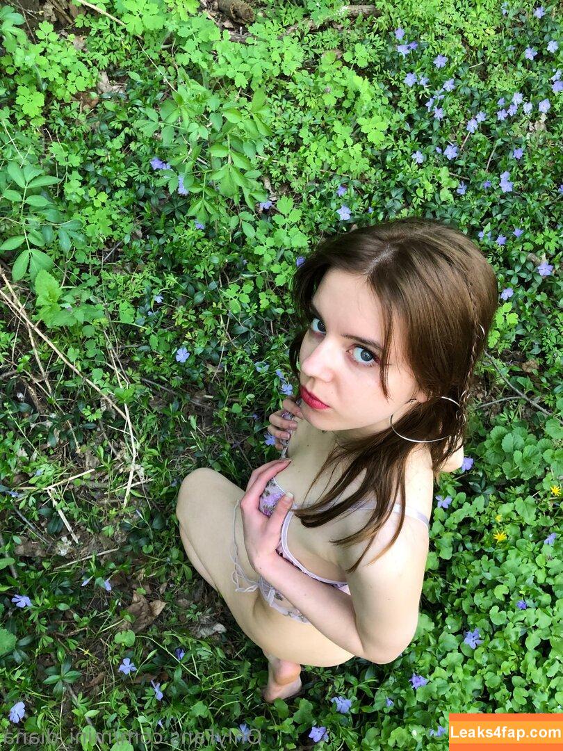 mini_violet / mini.violet.girl leaked photo photo #0018
