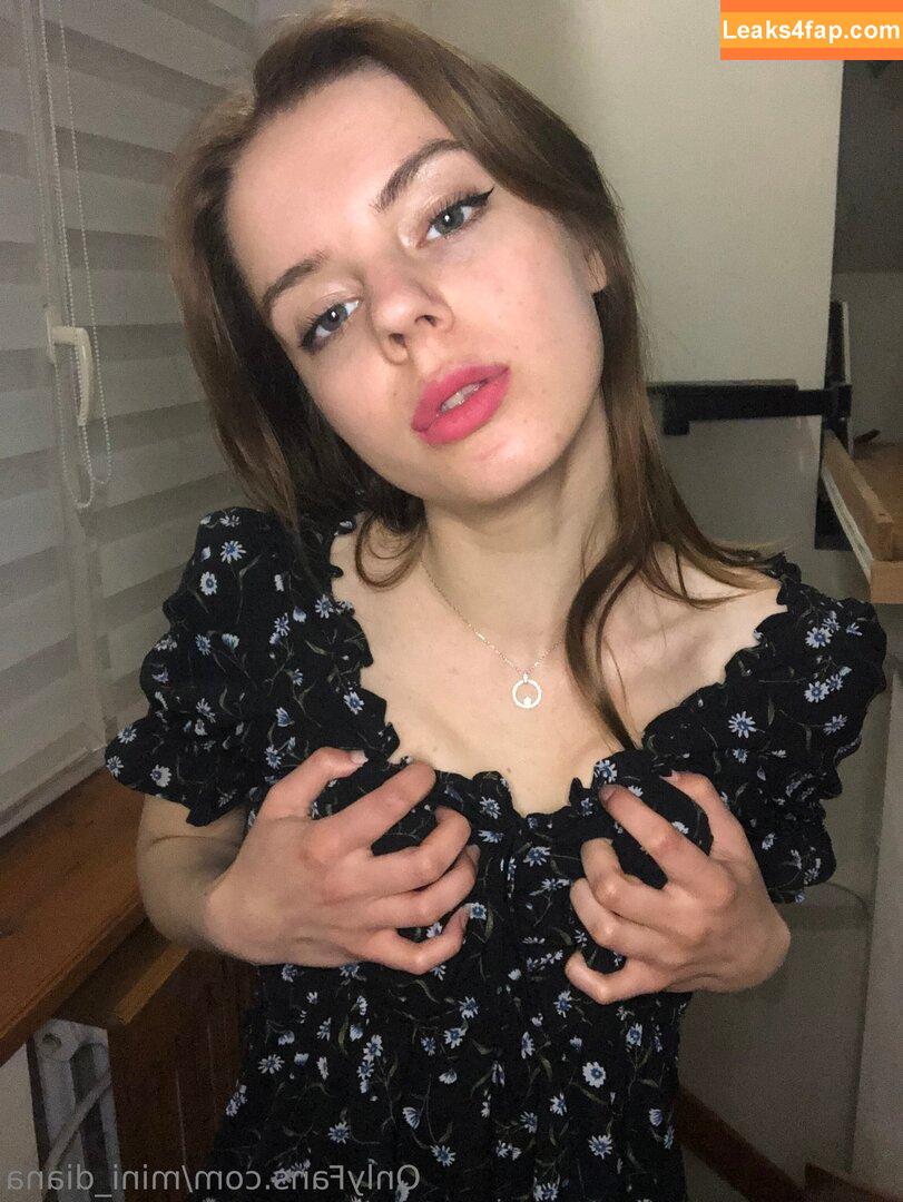 mini_violet / mini.violet.girl leaked photo photo #0019