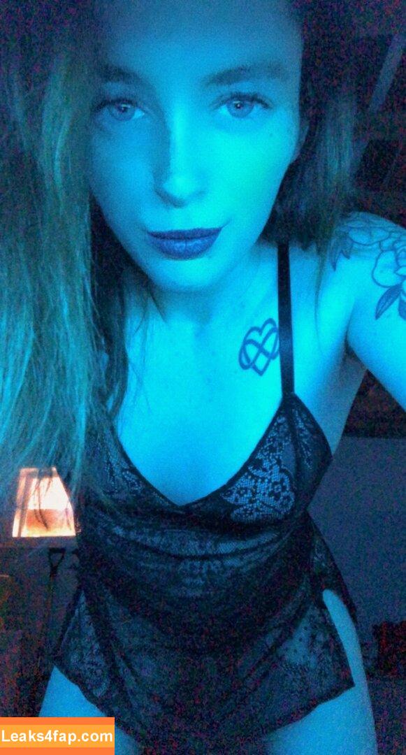 miniloupxxx /  leaked photo photo #0040