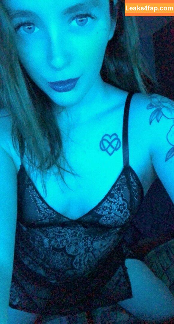 miniloupxxx /  leaked photo photo #0066