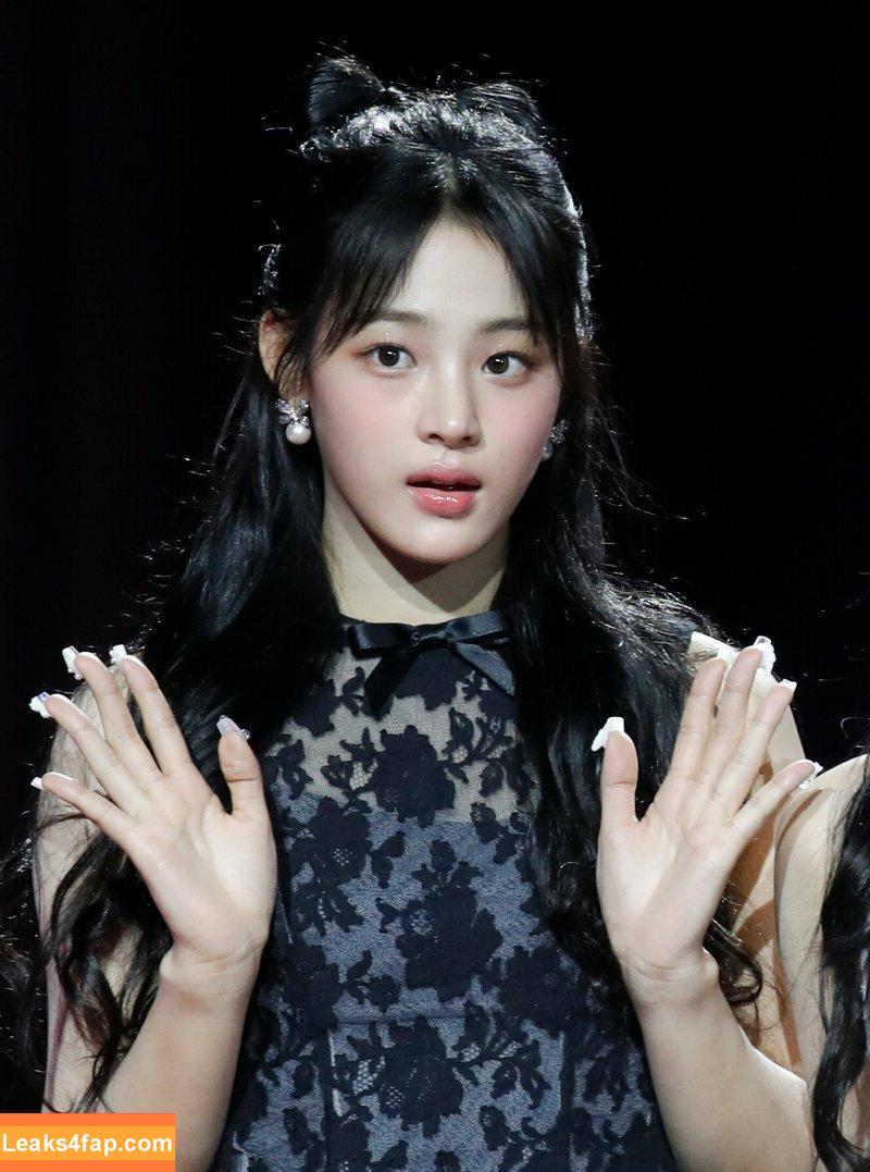 Minji / lovres_min__ / miniwithtattoos / newjeans_official слитое фото фото #0093