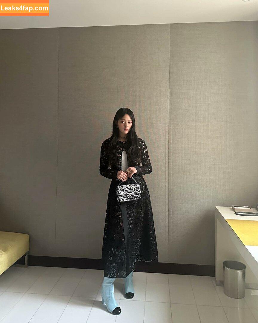 Minji / lovres_min__ / miniwithtattoos / newjeans_official слитое фото фото #0124