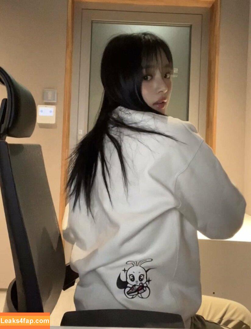 Minji / lovres_min__ / miniwithtattoos / newjeans_official слитое фото фото #0161