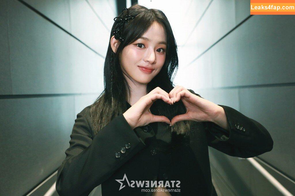 Minji / lovres_min__ / miniwithtattoos / newjeans_official слитое фото фото #0193