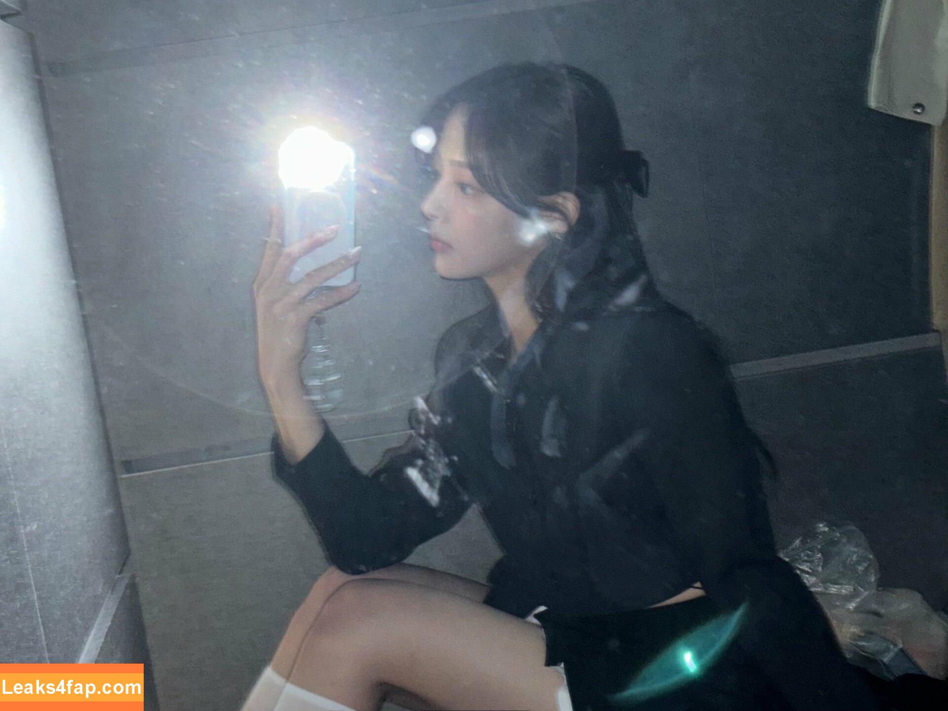 Minji / lovres_min__ / miniwithtattoos / newjeans_official leaked photo photo #0232