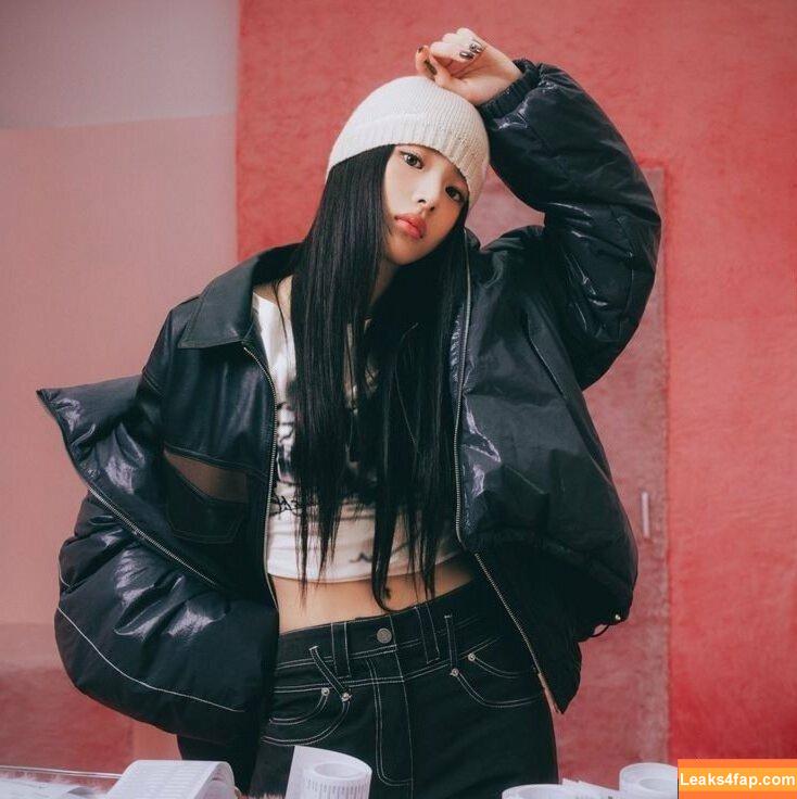 Minji / lovres_min__ / miniwithtattoos / newjeans_official leaked photo photo #0257