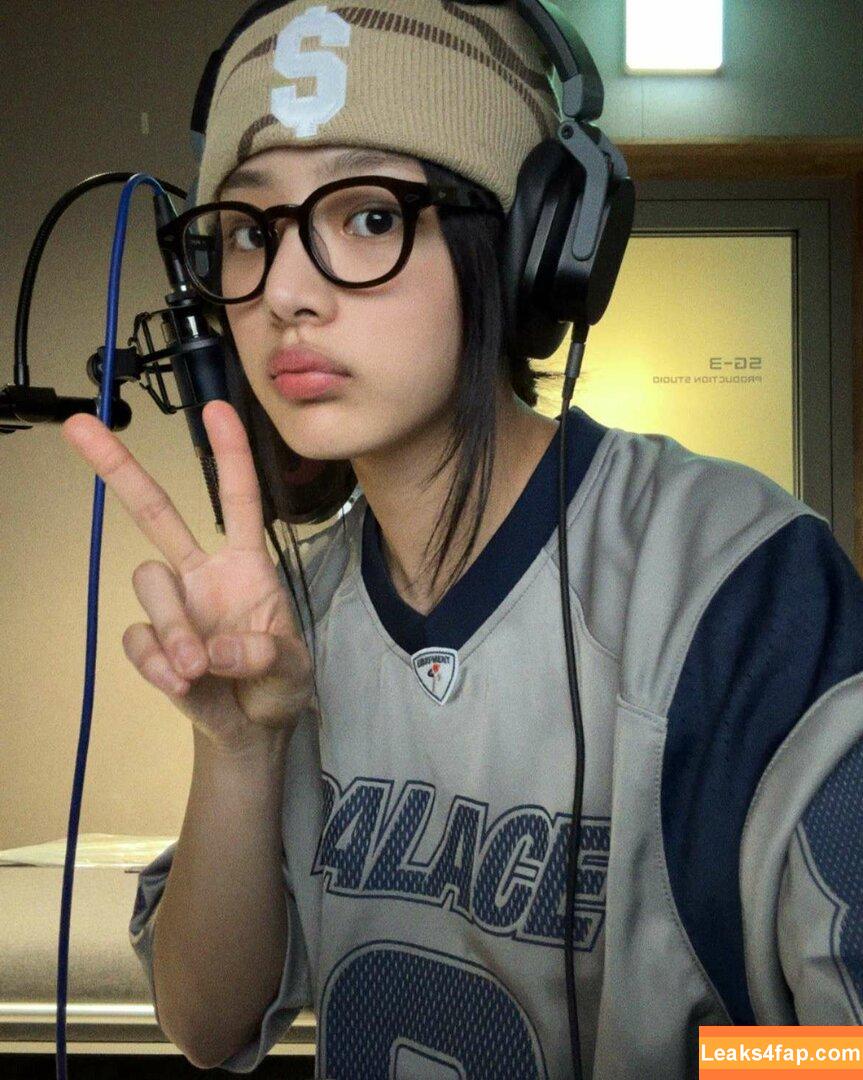 Minji / lovres_min__ / miniwithtattoos / newjeans_official leaked photo photo #0259