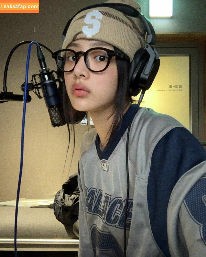 Minji / lovres_min__ / miniwithtattoos / newjeans_official leaked photo photo #0261