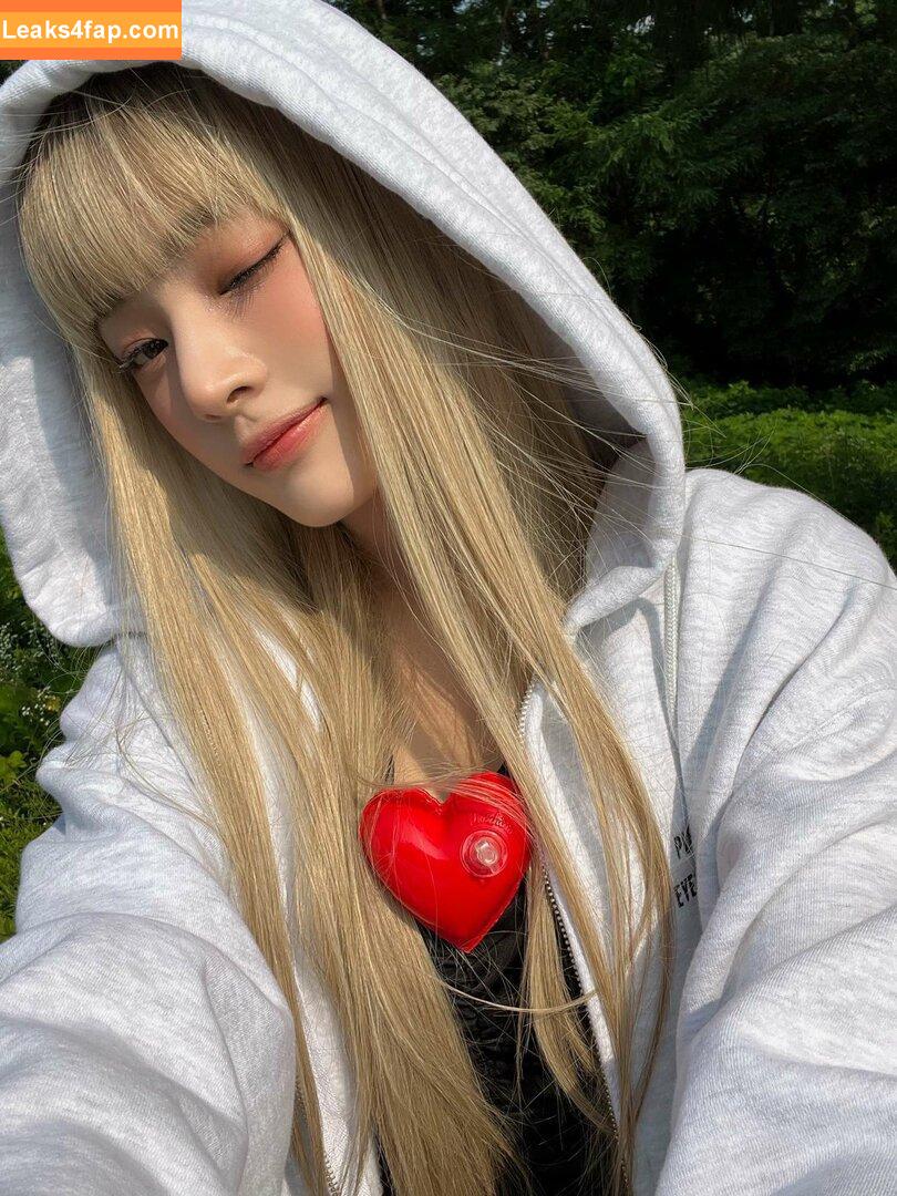 Minji / lovres_min__ / miniwithtattoos / newjeans_official leaked photo photo #0264