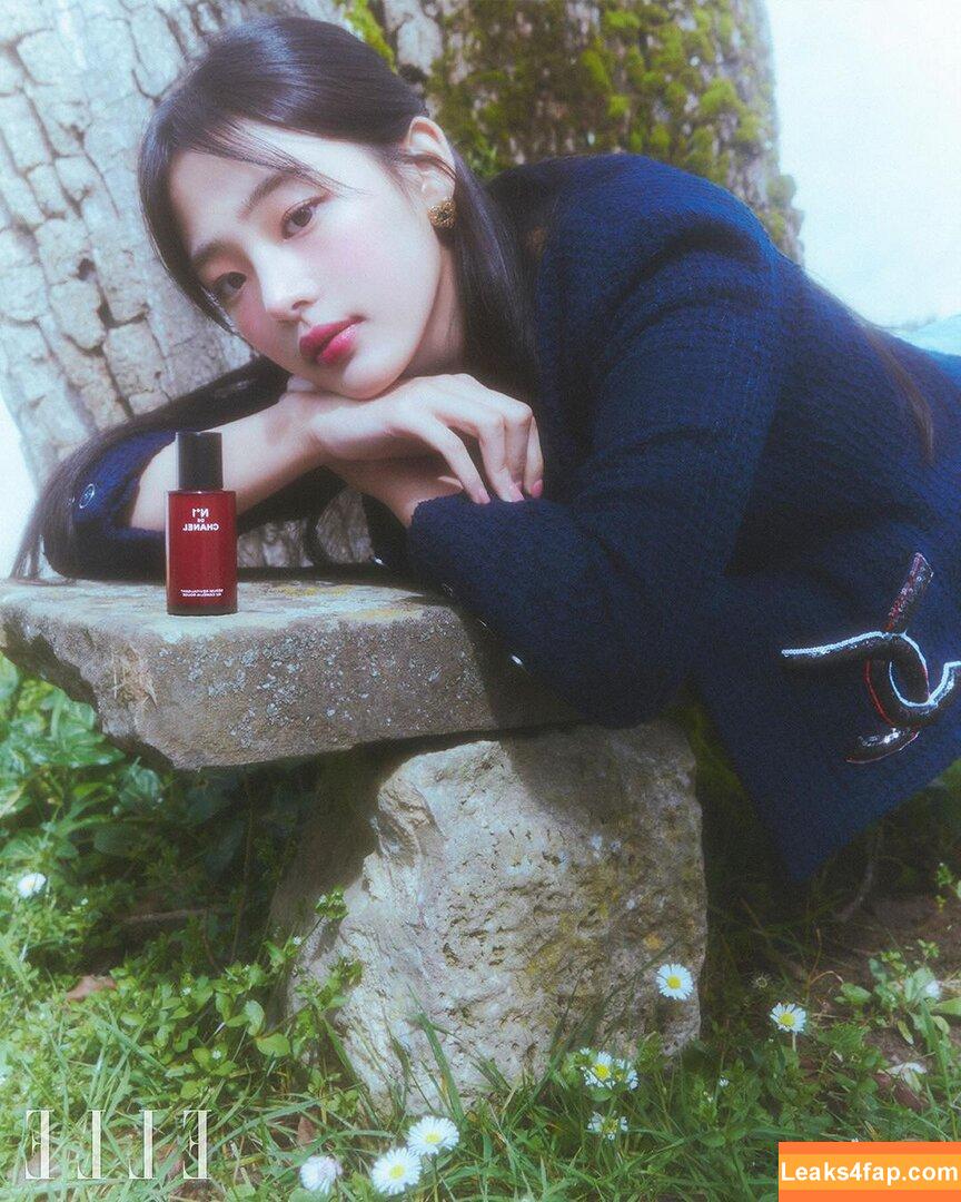 Minji / lovres_min__ / miniwithtattoos / newjeans_official leaked photo photo #0268