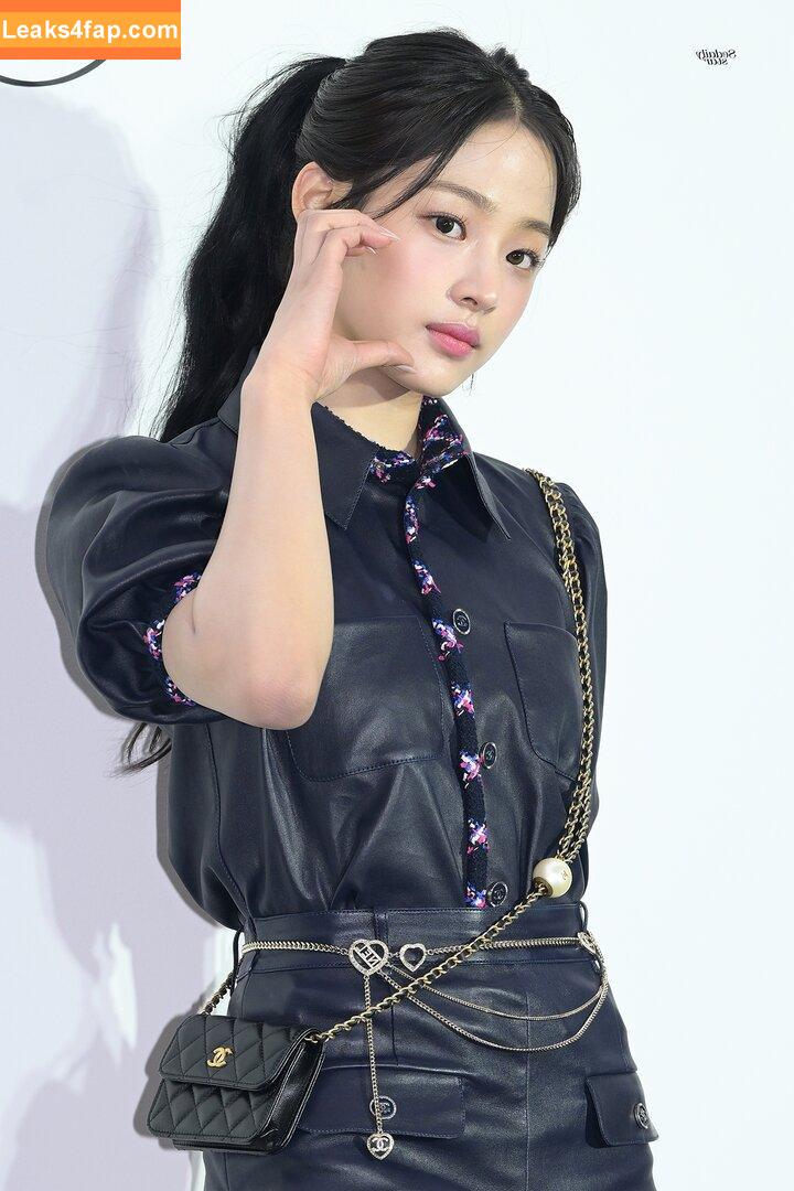 Minji / lovres_min__ / miniwithtattoos / newjeans_official leaked photo photo #0272