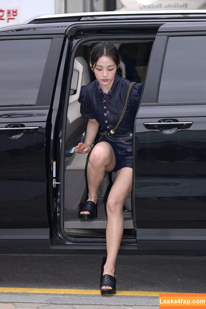 Minji / lovres_min__ / miniwithtattoos / newjeans_official leaked photo photo #0273