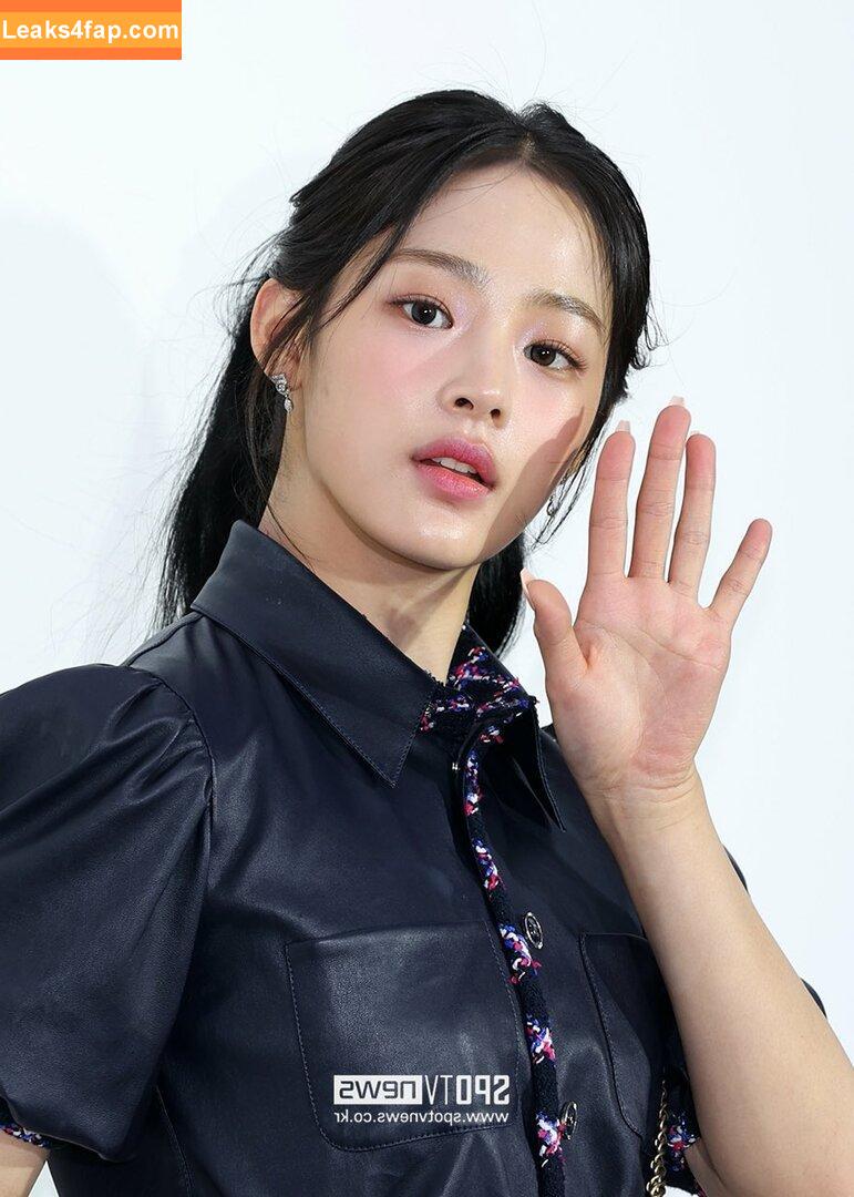 Minji / lovres_min__ / miniwithtattoos / newjeans_official leaked photo photo #0284