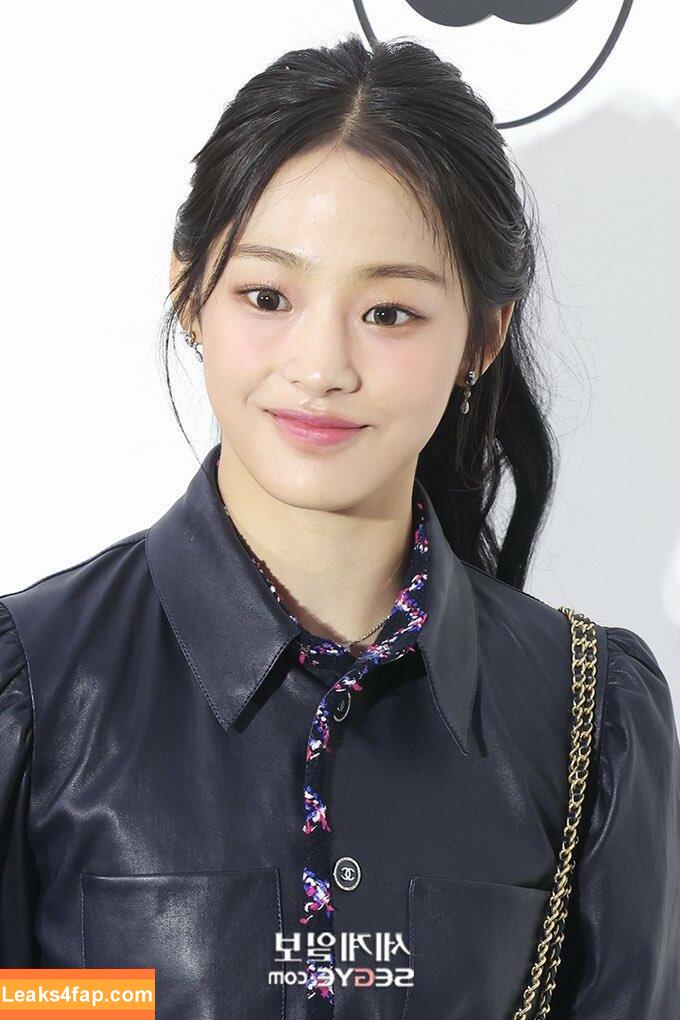 Minji / lovres_min__ / miniwithtattoos / newjeans_official leaked photo photo #0286