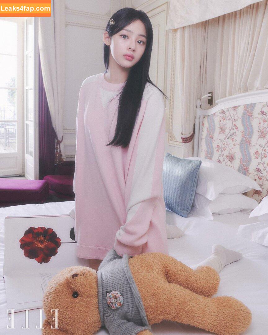 Minji / lovres_min__ / miniwithtattoos / newjeans_official leaked photo photo #0295