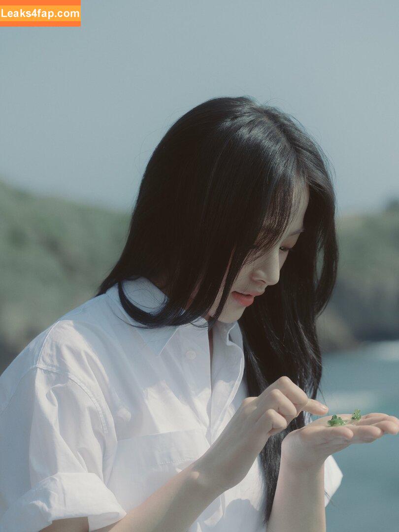 Minji / lovres_min__ / miniwithtattoos / newjeans_official leaked photo photo #0302