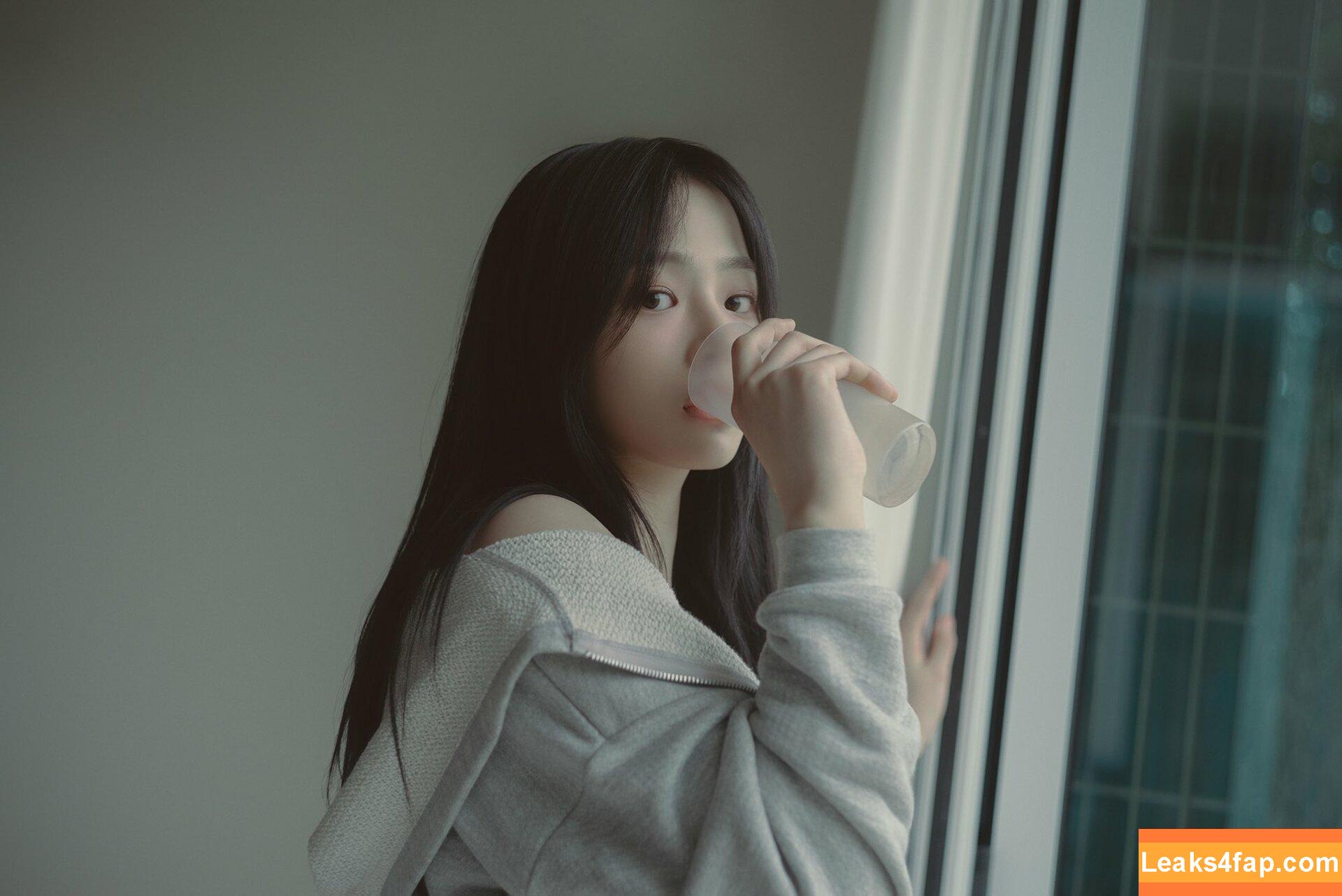 Minji / lovres_min__ / miniwithtattoos / newjeans_official leaked photo photo #0304