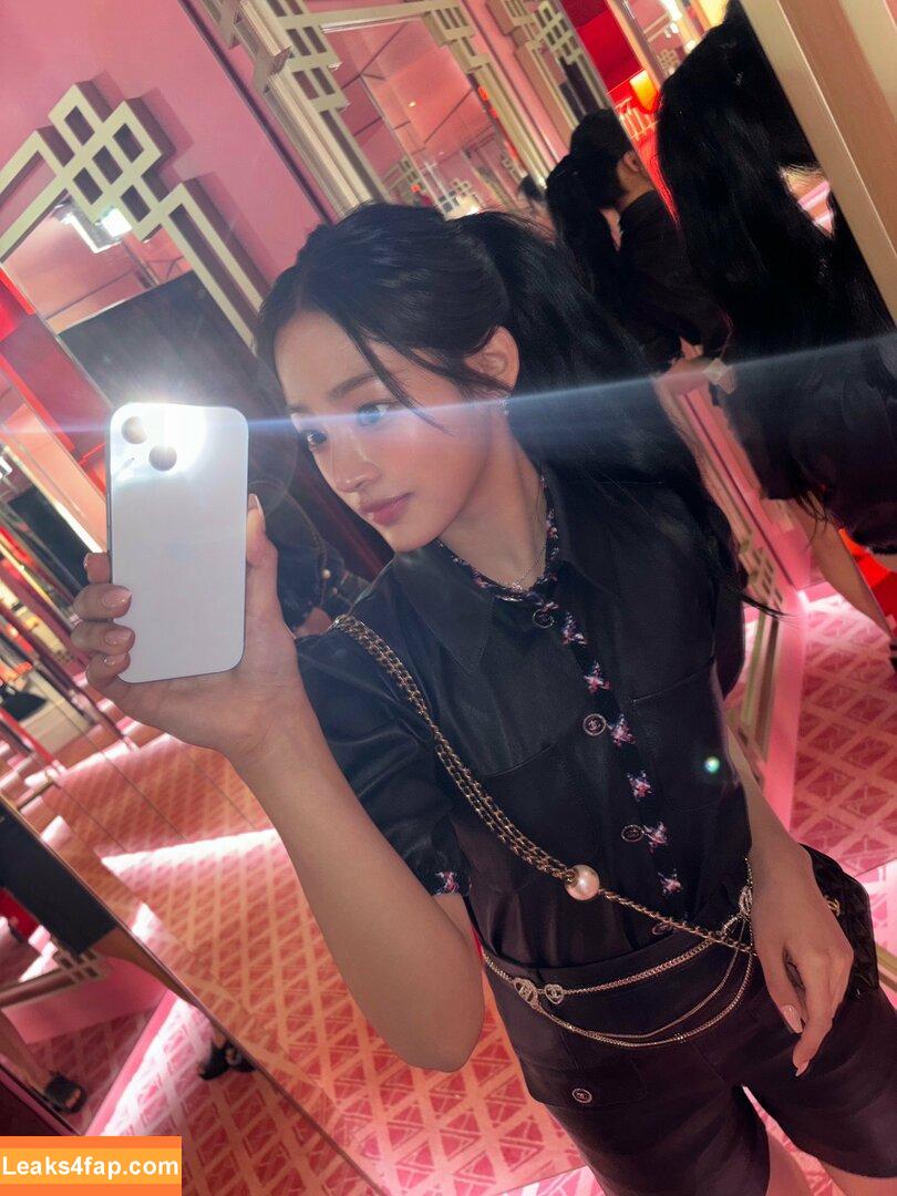 Minji / lovres_min__ / miniwithtattoos / newjeans_official leaked photo photo #0311