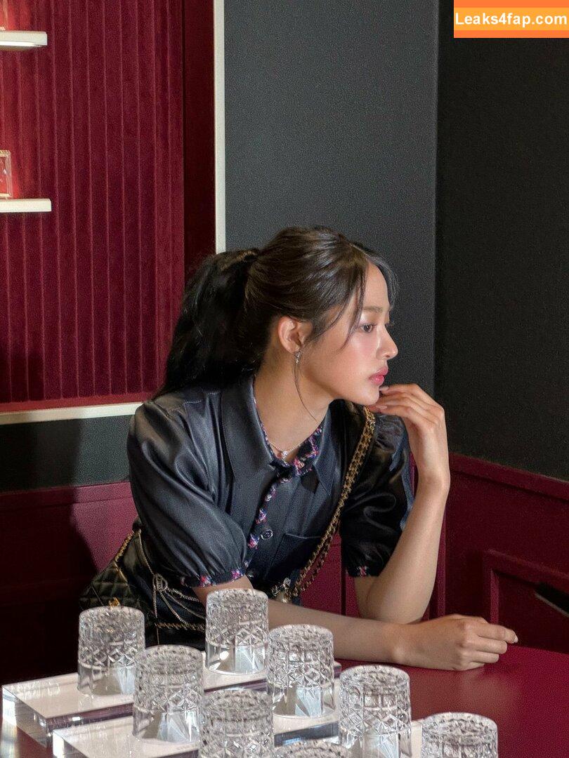 Minji / lovres_min__ / miniwithtattoos / newjeans_official leaked photo photo #0317