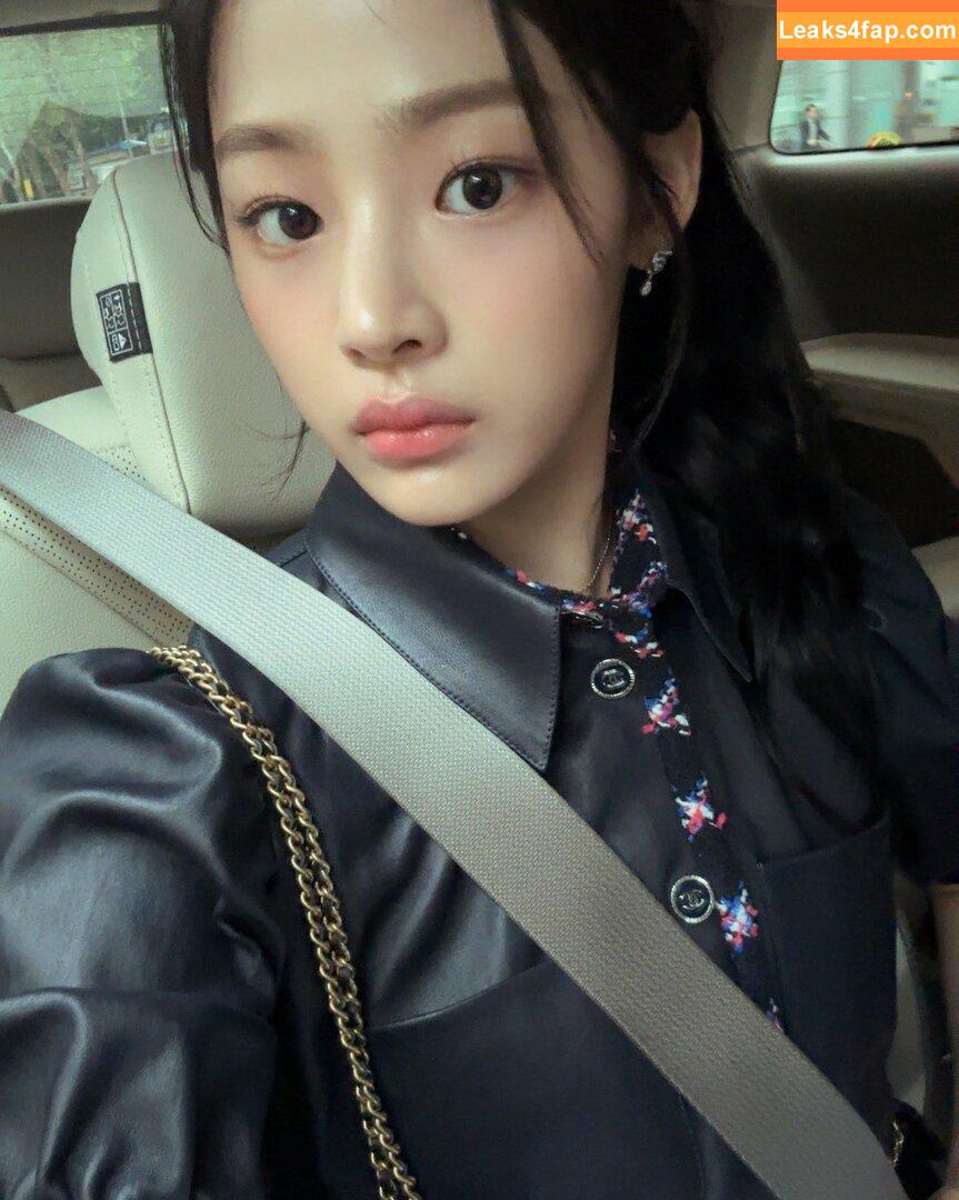 Minji / lovres_min__ / miniwithtattoos / newjeans_official leaked photo photo #0323