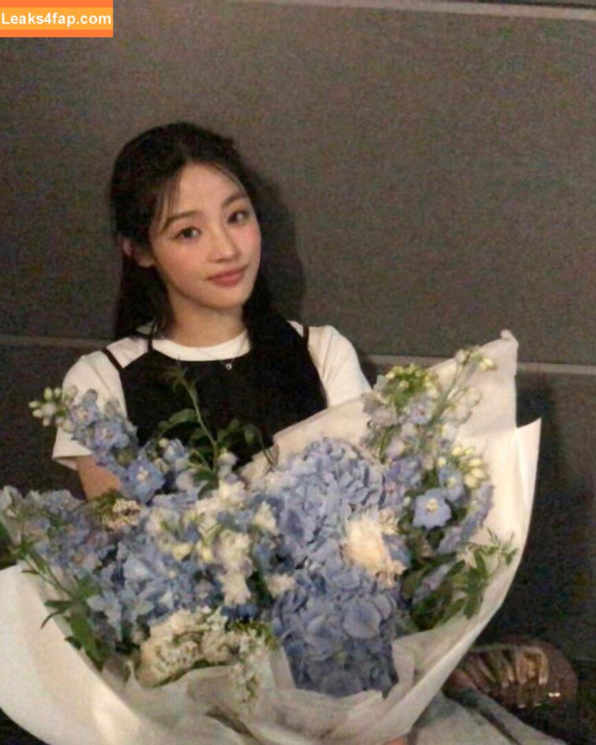 Minji / lovres_min__ / miniwithtattoos / newjeans_official leaked photo photo #0327