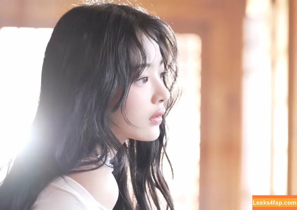 Minji / lovres_min__ / miniwithtattoos / newjeans_official leaked photo photo #0340