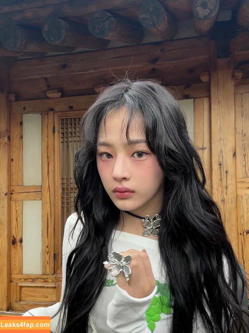 Minji / lovres_min__ / miniwithtattoos / newjeans_official leaked photo photo #0351