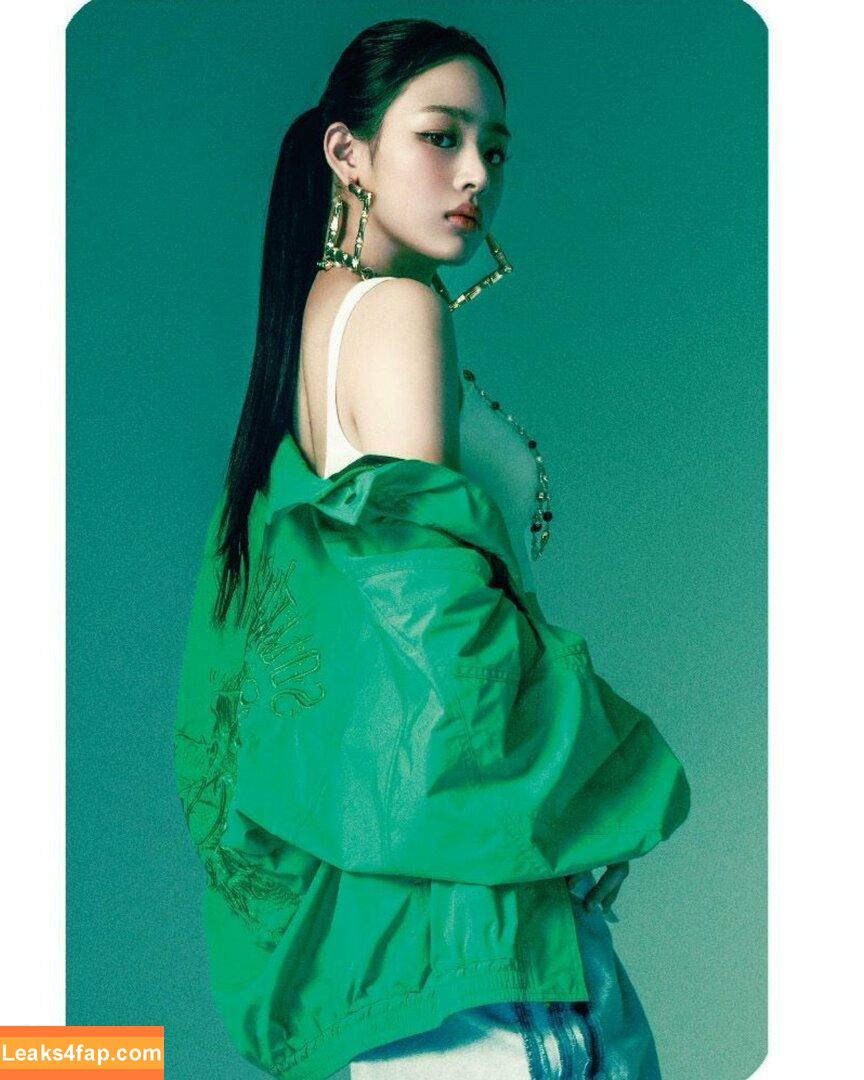 Minji / lovres_min__ / miniwithtattoos / newjeans_official leaked photo photo #0355