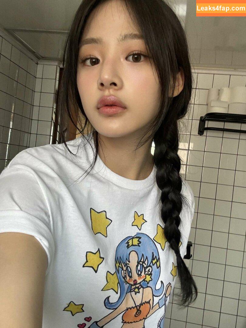 Minji / lovres_min__ / miniwithtattoos / newjeans_official leaked photo photo #0357