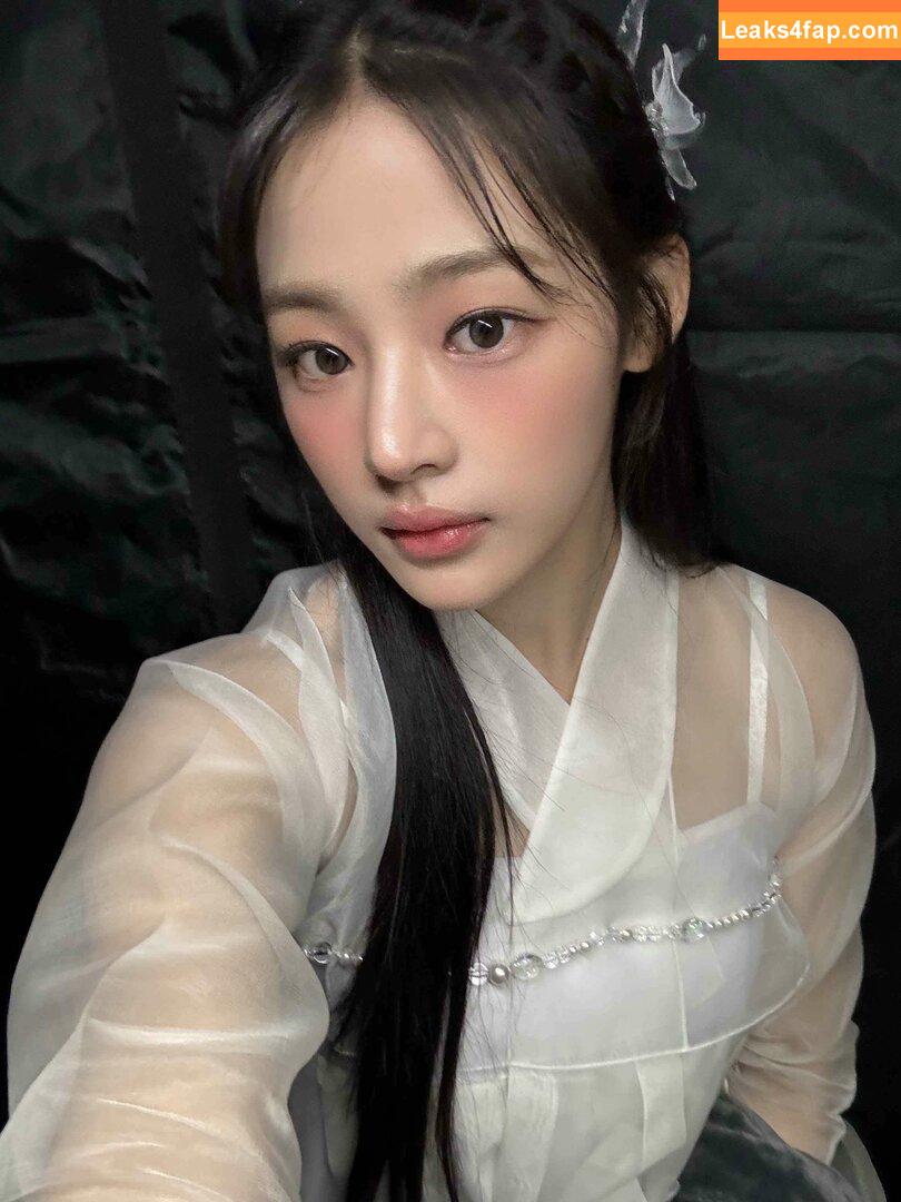 Minji / lovres_min__ / miniwithtattoos / newjeans_official leaked photo photo #0363