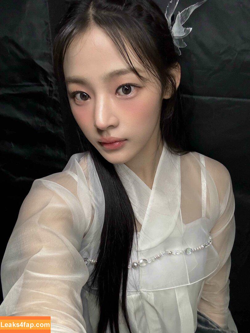 Minji / lovres_min__ / miniwithtattoos / newjeans_official leaked photo photo #0365