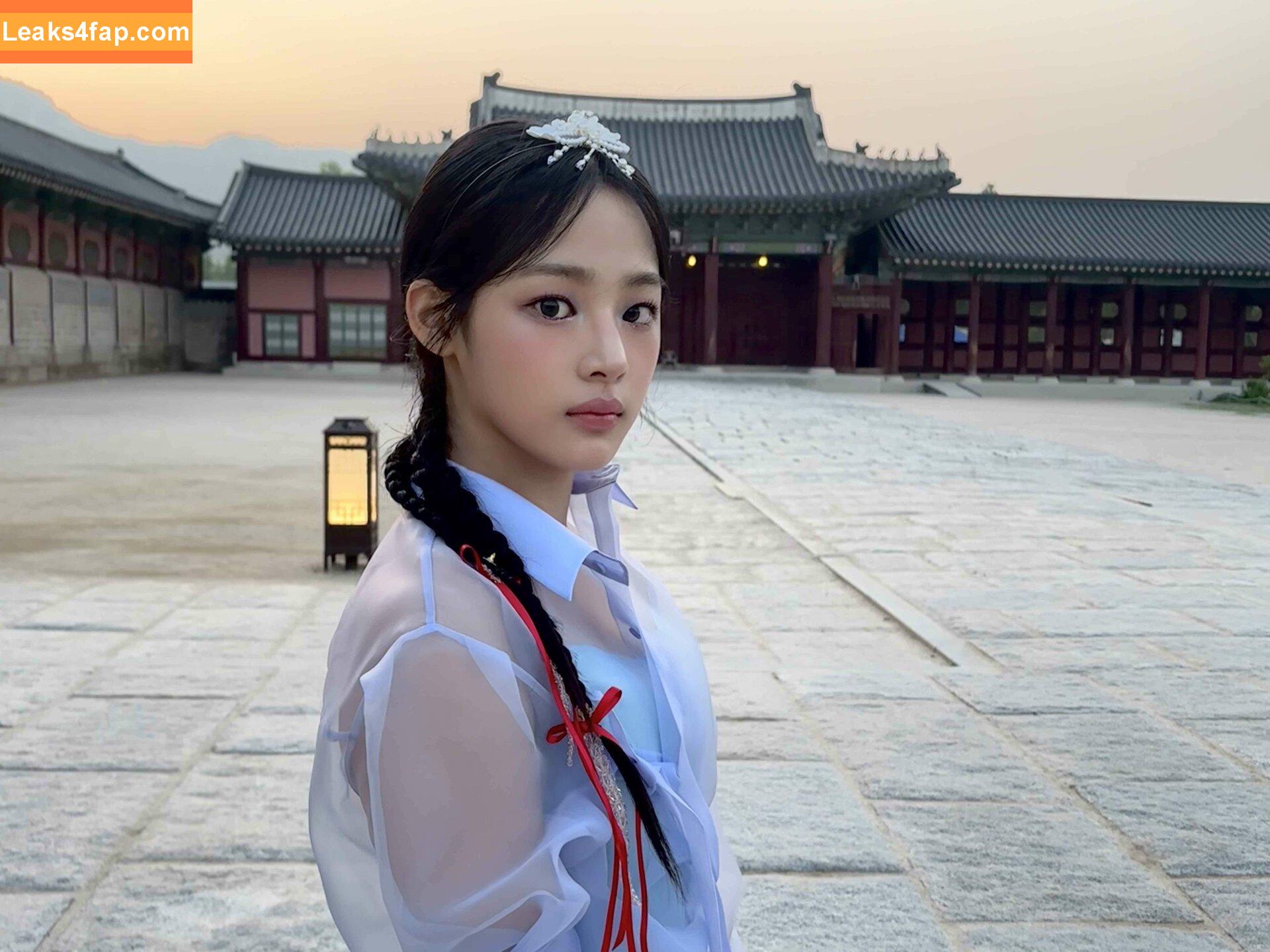 Minji / lovres_min__ / miniwithtattoos / newjeans_official leaked photo photo #0366