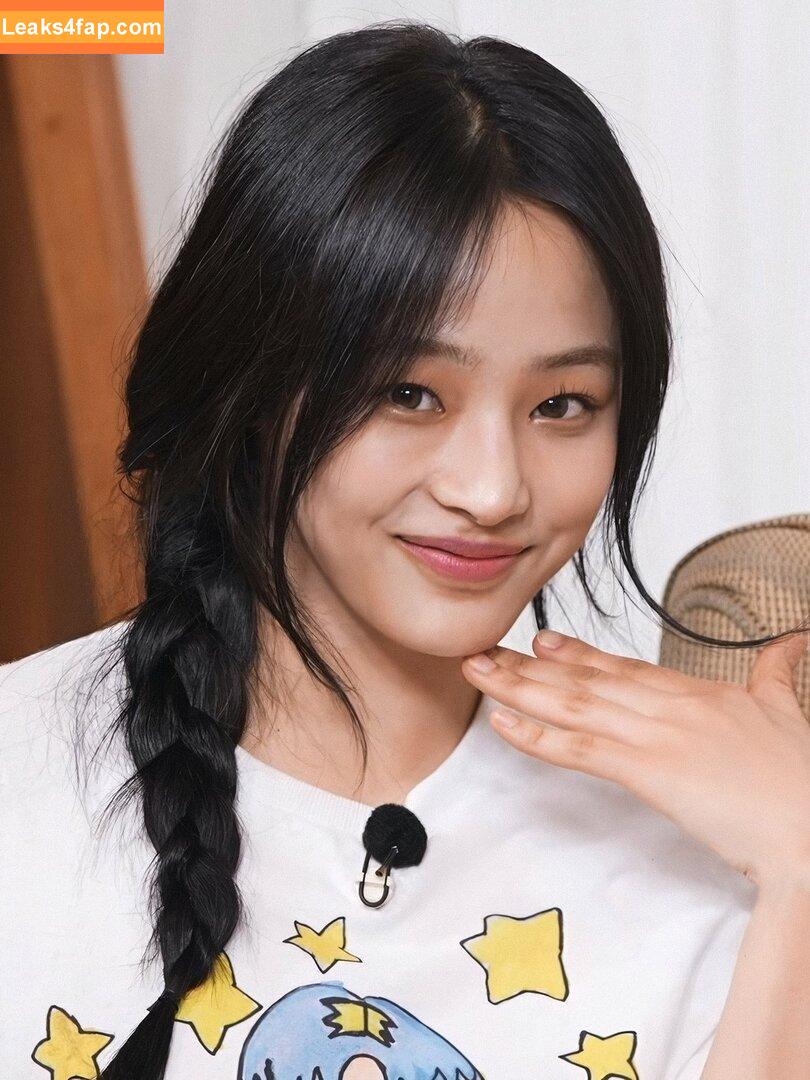 Minji / lovres_min__ / miniwithtattoos / newjeans_official leaked photo photo #0371