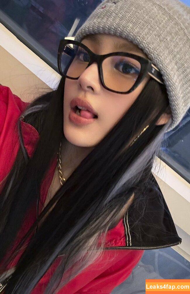 Minji / lovres_min__ / miniwithtattoos / newjeans_official leaked photo photo #0391