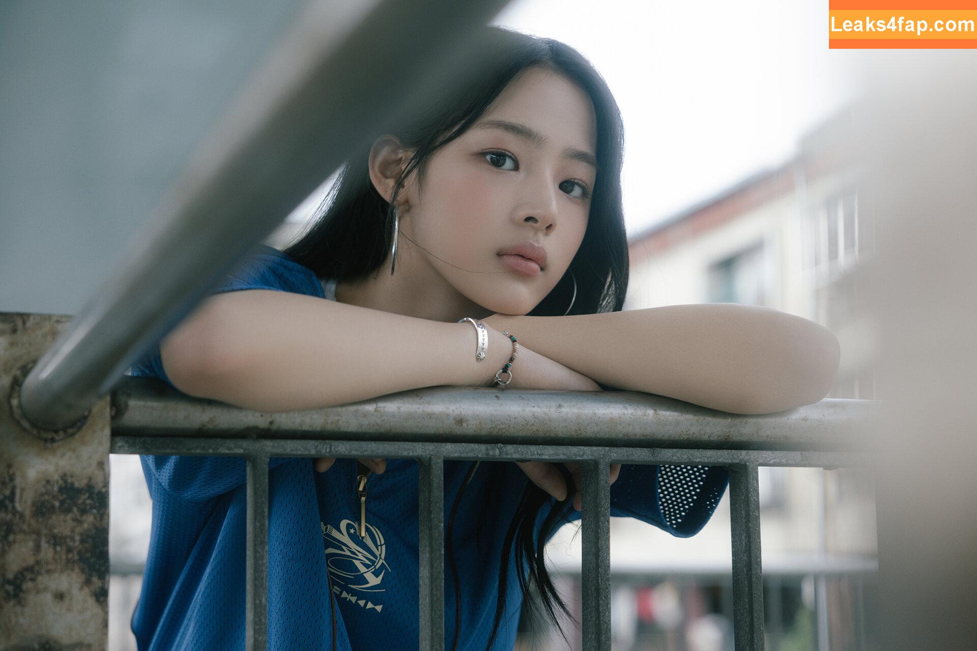 Minji / lovres_min__ / miniwithtattoos / newjeans_official leaked photo photo #0397