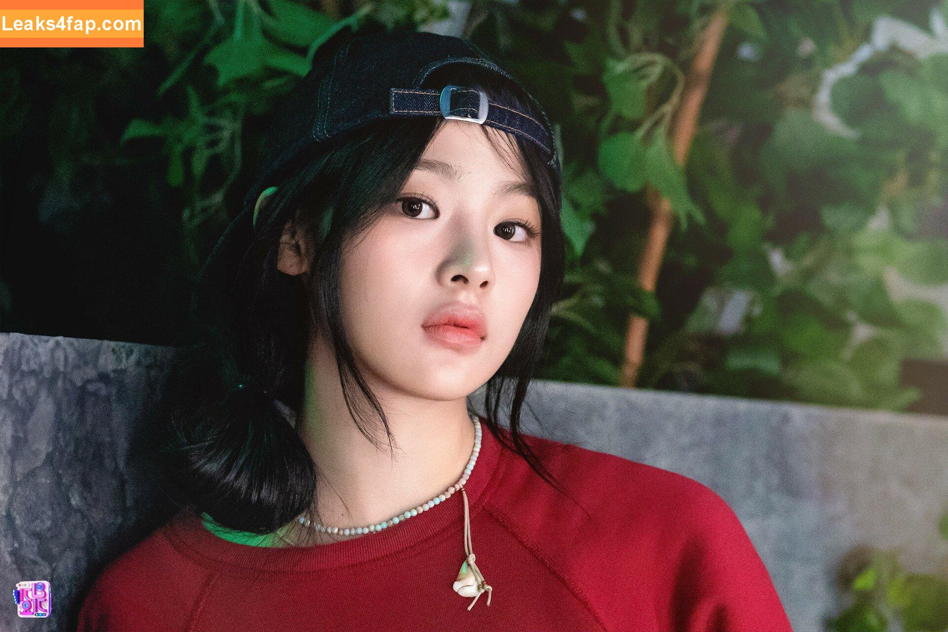 Minji / lovres_min__ / miniwithtattoos / newjeans_official leaked photo photo #0409