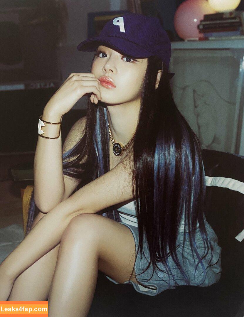 Minji / lovres_min__ / miniwithtattoos / newjeans_official leaked photo photo #0416