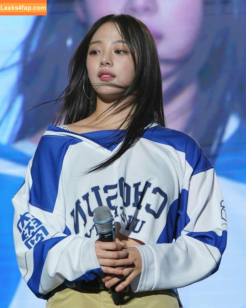 Minji / lovres_min__ / miniwithtattoos / newjeans_official leaked photo photo #0428