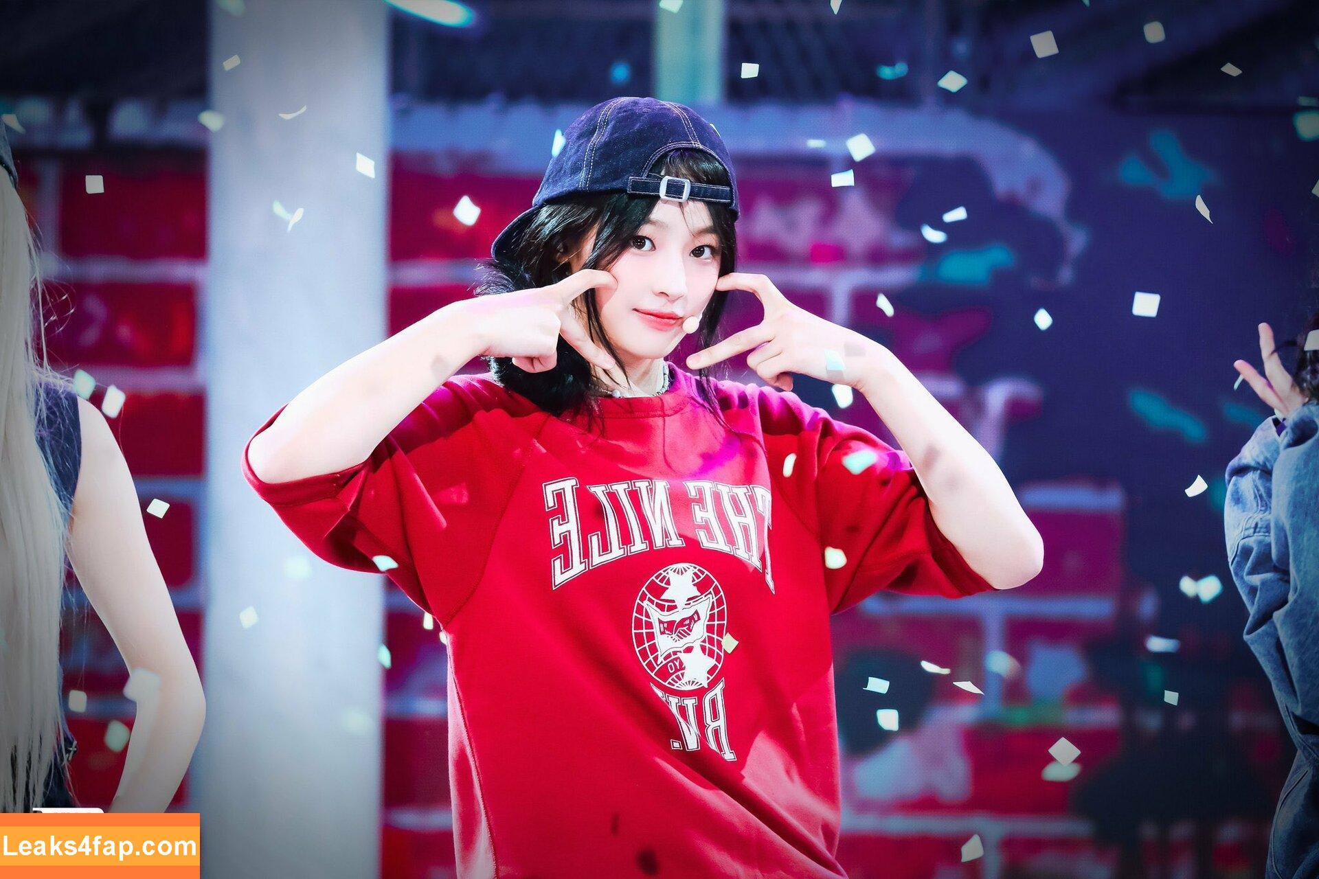 Minji / lovres_min__ / miniwithtattoos / newjeans_official leaked photo photo #0433