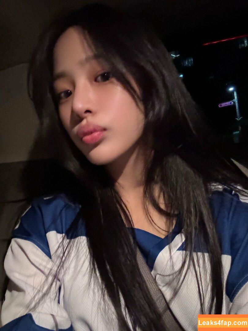 Minji / lovres_min__ / miniwithtattoos / newjeans_official leaked photo photo #0446