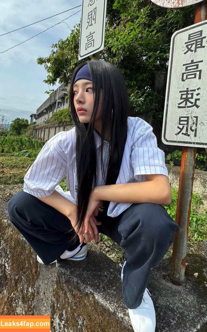 Minji / lovres_min__ / miniwithtattoos / newjeans_official leaked photo photo #0456